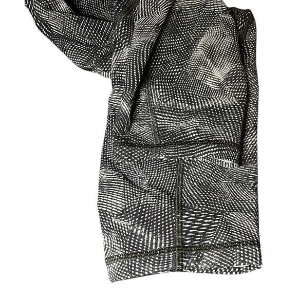 Lululemon Time To Sweat Crop 23" Leggings Sz 6 Velocity Mesh Island‎ Mist Black - Picture 5 of 6